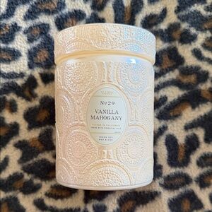 No.29 Vanilla Mahogany Scented Jar Candle - Cream